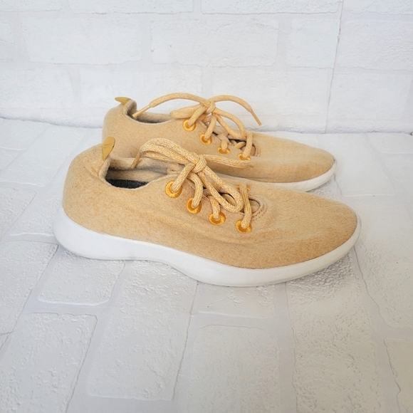 AllBirds Yellow Wool Running Shoes Tuke Honey - Picture 1 of 10